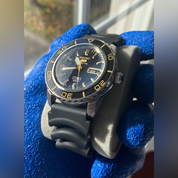 SOLD: Seiko 5 Sports - 55 Fathoms (SNZH57J1) - 43mm - Picture 5 of 8